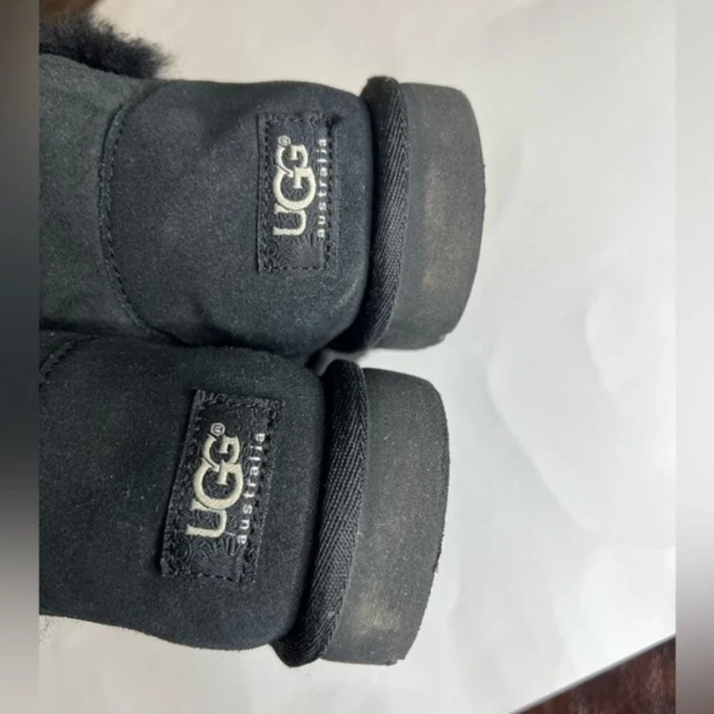 Ugg Women's Bailey One Button Suede Black Winter Boots Size 6